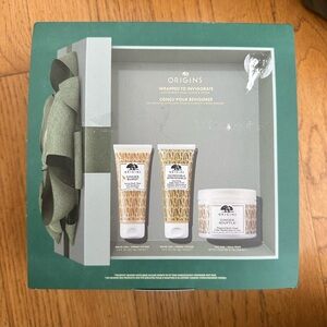 Origins Wrapped To Invigorate Gift Box (Brand-New with Products)